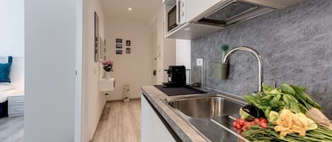 Fridge, microwave, oven, stovetop