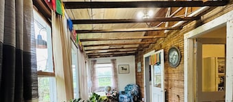 1900's Farmhouse
Welcoming RUSTIC VIBE
Rolling country side near Fall River WI