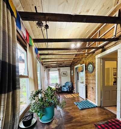 1900's Farmhouse
Welcoming RUSTIC VIBE
Rolling country side near Fall River WI