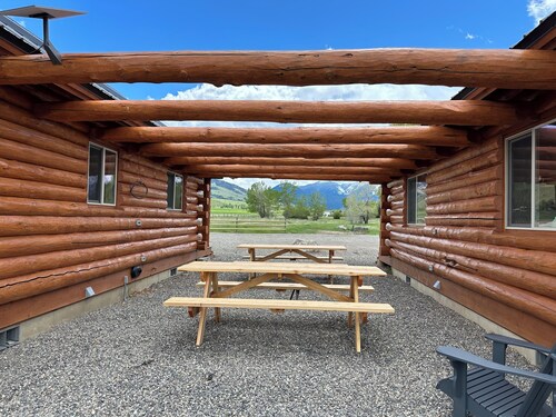 The Gallatin Cabin in beautiful Paradise Valley near Yellowstone.