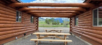 The Gallatin Cabin in beautiful Paradise Valley near Yellowstone.