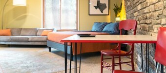 Stylish Studio with Campus View!

