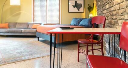 Stylish Studio with Campus View!