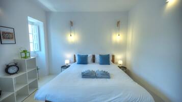 1 slaapkamer, een strijkplank/strijkijzer, gratis wifi, beddengoed