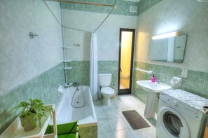 Hair dryer, towels - Large & cozy flat, spacious yard, near beach PMIC2 (Sliema)