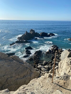 4 soveværelser, pengeskab på værelset, skrivebord, strygejern/strygebræt