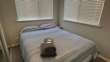 2 bedrooms, bed sheets