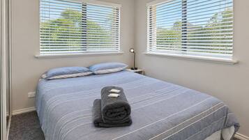 2 bedrooms, bed sheets