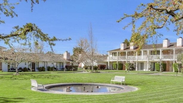 A well-maintained lawn with a circular water feature and two white benches. - Renovated! Wine Country Gem, 1 bed/1 bath + Sleeper Sofa, Sleeps 4! (Napa)