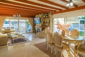 Interior - Villa CasaCara Marbella Spain Beachside with Pool (Marbella)