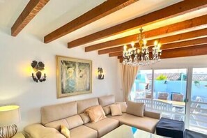 TV, fireplace - Villa CasaCara Marbella Spain Beachside with Pool (Marbella)