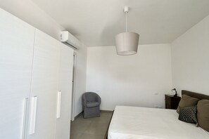 1 bedroom, bed sheets - SE070 - Senigallia, delightful two-room apartment just renovated (Senigallia)