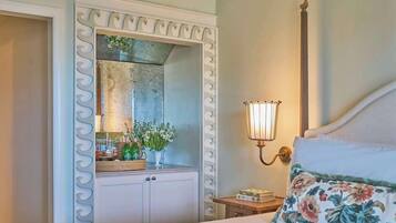 In-room safe, iron/ironing board, free WiFi, bed sheets