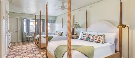 Een kluis op de kamer, een strijkplank/strijkijzer, gratis wifi