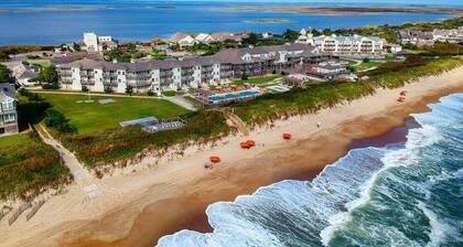 Poolside King | Private Beach + Award-Winning Spa