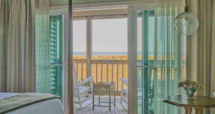 King Room | Ocean View Beach + Award-Winning Spa