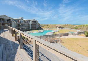 Property grounds - Premium King | Beach Access + Award-Winning Spa (Duck)