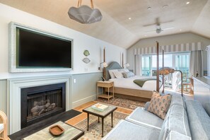 In-room safe, iron/ironing board, free WiFi, bed sheets - Premium King | Beach Access + Award-Winning Spa (Duck)