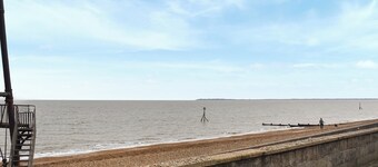 2 bedroom accommodation in Dovercourt