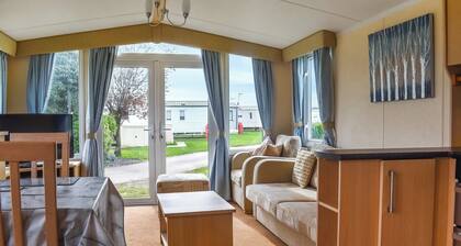 2 Schlafzimmer Unterkunft in Dovercourt