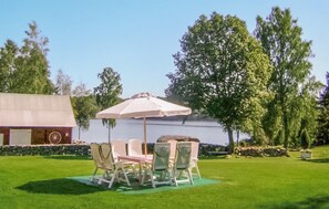 Outdoor dining - Nice home in Lönsboda with WiFi (Lönsboda)