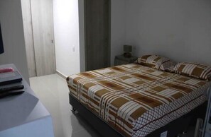 1 Schlafzimmer, Bügeleisen/Bügelbrett, kostenloses WLAN, Bettwäsche
