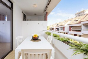 Outdoor dining - Home2Book Comfy Flat Las Americas, Pool & Terrace (Playa de la Américas)