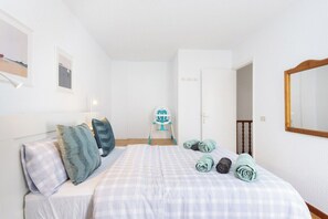 2 bedrooms, iron/ironing board, WiFi, bed sheets - Home2Book Comfy Flat Las Americas, Pool & Terrace (Playa de la Américas)