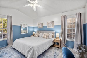 3 Schlafzimmer, Schreibtisch, Bügeleisen/Bügelbrett, kostenloses WLAN