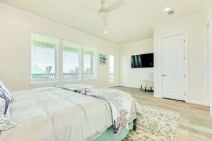 5 bedrooms, WiFi, bed sheets