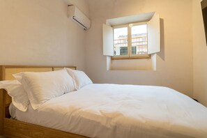 Classic-Doppelzimmer, eigenes Bad | Italienische Bettbezüge von Frette, hochwertige Bettwaren
