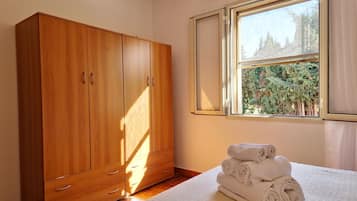 3 Schlafzimmer, BĂŒgeleisen/BĂŒgelbrett, WLAN, BettwĂ€sche