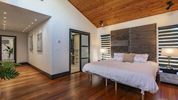 5 habitaciones, escritorio, tabla de planchar con plancha y wifi