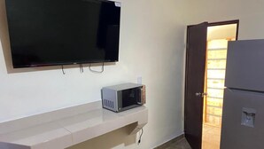 تناول الطعام داخل الغرفة