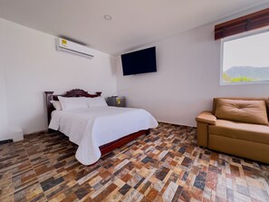 Egyptian cotton sheets, premium bedding, pillow-top beds, minibar - Ranch Ton Hotel Boutique (Santa Marta)