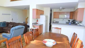 Kabin, Beberapa Tempat Tidur (The Retreat at the Creek - Pet Friend) | Tempat makan