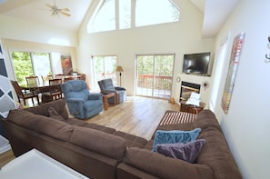 Kabin, Beberapa Tempat Tidur (The Retreat at the Creek - Pet Friend) | Area keluarga