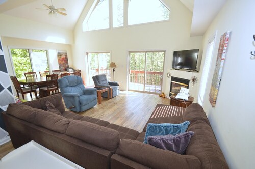 The Retreat at the Creek - Pet Friendly