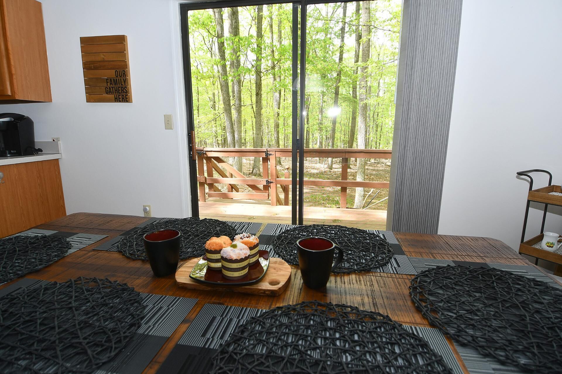 小屋, 1 張加大雙人床 (Namba Cabin - Our Cabin) | 用餐區