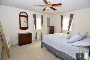 Ferienhütte, 1 Queen-Bett (Namba Cabin - Our Cabin) | 2 Schlafzimmer