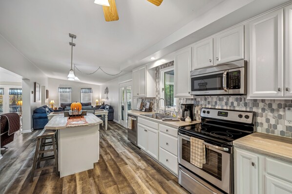 Stuga - flera sängar (Herons Rest - Escape by the River ) | Eget kök