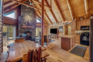 Cabin, Multiple Beds (Overlook at Sleepy Creek -Privacy Awa) | Living area - Overlook at Sleepy Creek -privacy Awaits (Berkeley Springs)