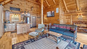 Hytte, flere senger (Overlook at Sleepy Creek -Privacy Awa) | Oppholdsområde