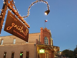 المنشأة من الخارج