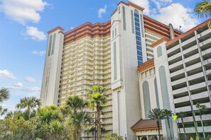 Exterior - Ultimate Beachfront Condo Sleeps 10! Free Activities! Summer Deals! (Panama City Beach)