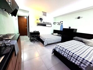 1 bedroom, in-room safe, desk, laptop workspace - A09 SUPER SUITE PREMIUM AT PLAZA ACEQUIA (Cuautitlan Izcalli)