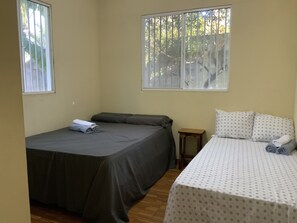 3 soverom, skrivebord, strykejern/-brett og wi-fi (inkludert)