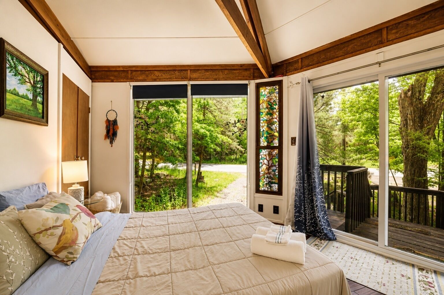 3 bedrooms, iron/ironing board, WiFi (free), bed sheets
