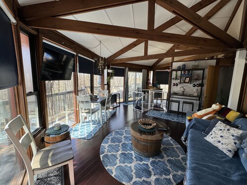 Sleep in a Treehouse!!