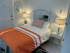 2 habitaciones, tabla de planchar con plancha, wifi y ropa de cama 